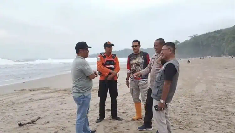 Seorang Wisatawan Asal Jakarta Hanyut di Pantai Goa Langir Lebak