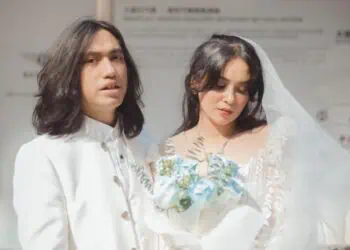 Ayushita Dinikahi Gitaris Band Barasuara