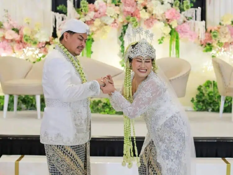 Boiyen dan Rully Kompak Tak Hadiri Sidang Cerai