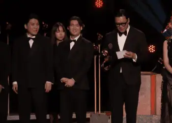 Lagu Golden Ukir Sejarah Grammy, APT Tak Dapat Penghargaan