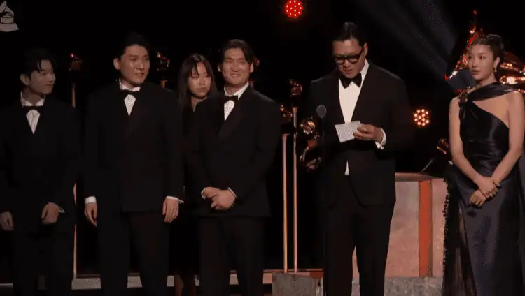 Lagu Golden Ukir Sejarah Grammy, APT Tak Dapat Penghargaan