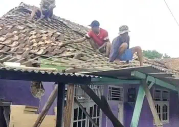 Rumah warga Kelurahan Kaligandu, Kecamatan Serang, Kota Serang, yang roboh Minggu (1/2/2026) lalu. (ISTIMEWA)
