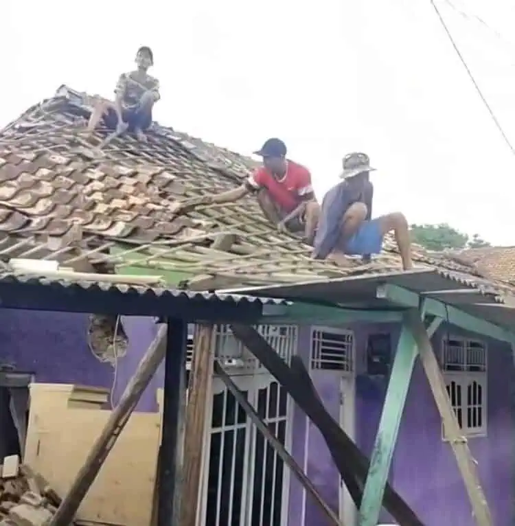 Walikota Budi Tinjau Korban Rumah Roboh, Pemkot Percepat Assessment RTLH