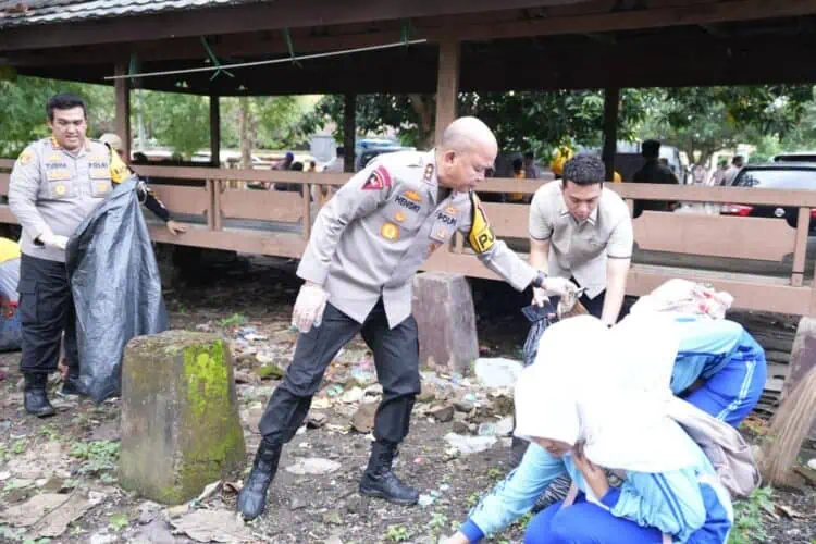 Kompak, Polda dan Forkopimda Laksanakan Gerakan Indonesia Asri di Banten Lama