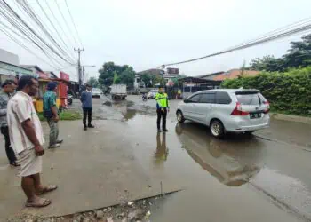 Hindari Lubang, Siswi SMA Tewas Tersenggol Truk Molen di Pasar Kemis