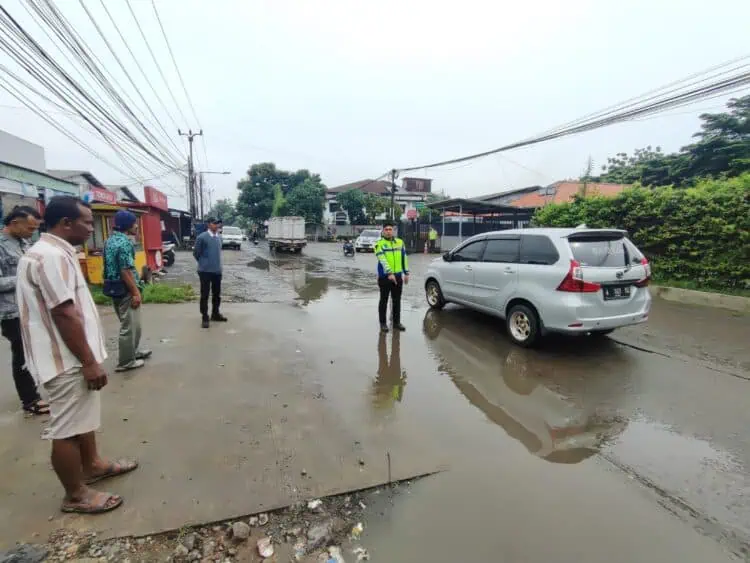 Hindari Lubang, Siswi SMA Tewas Tersenggol Truk Molen di Pasar Kemis