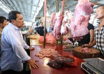 Jelang Ramadan, Bupati Maesyal Pantau Harga Sembako di Pasar Mauk