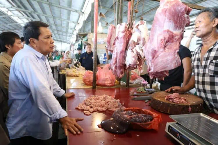 Jelang Ramadan, Bupati Maesyal Pantau Harga Sembako di Pasar Mauk