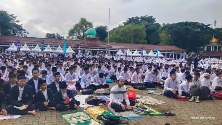 SERANG MENGAJI - Kegiatan Serang Mengaji dan Gebyar Tarhib Ramadhan 1447 Hijriyah, di Alun-Alun Barat Kota Serang, Minggu (15/2/2026). (ISTIMEWA)