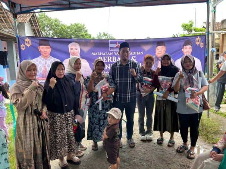 Pengurus dan Kader Partai Demokrat Kabupaten Serang Lakukan Aksi Berbagi Kepada Masyarakat