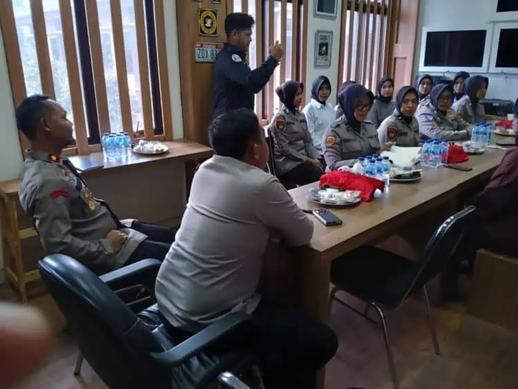Kapolres Serang Ingatkan Polwan Agar Bijak Bermedia Sosial