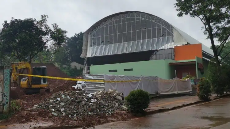 Tak Berizin, Lapangan Padel Disegel Satpol PP Tangsel Sehari Usai Diresmikan