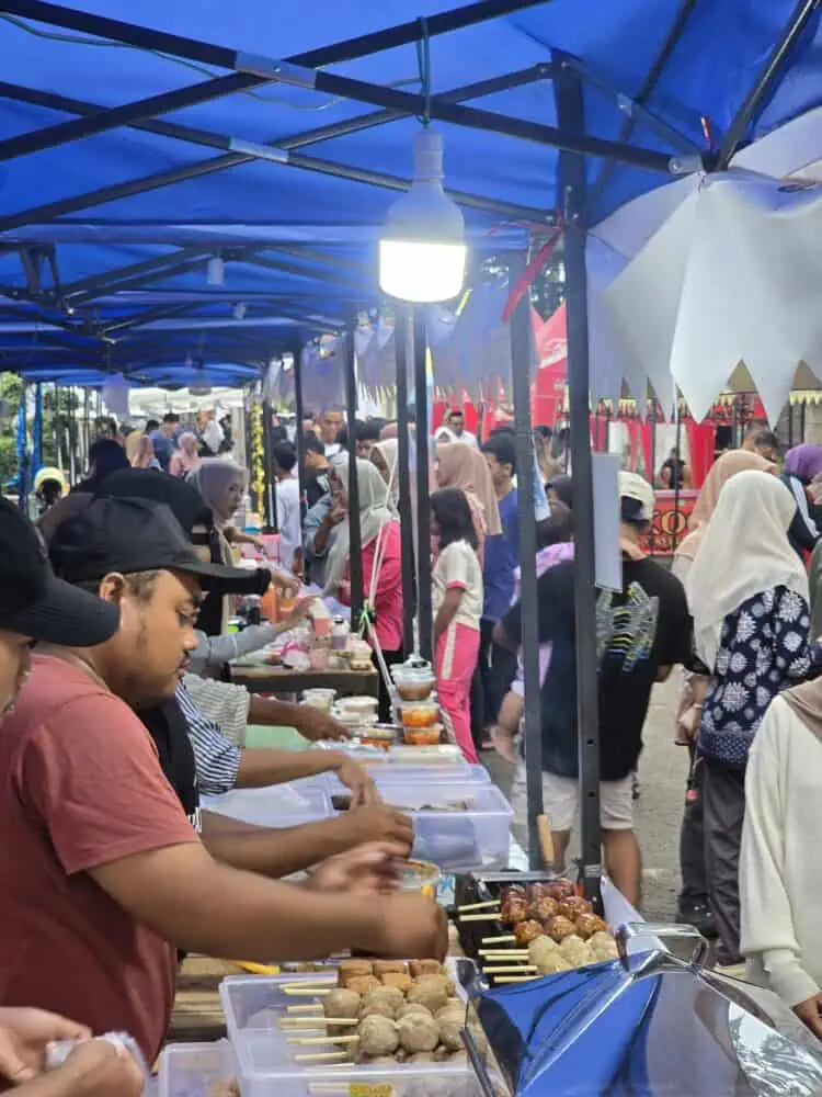 BAZAR RAMADHAN - Mulai Kamis (19/2), bazar "Kadaharan Buka Puasa" digelar. Besok (Jumat, 20/2/2026) dibuka oleh Bupati dan Wabup Pandeglang. (ISTIMEWA)