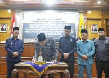 Rapat Paripurna DPRD Kabupaten Serang, tentang Jawaban Fraksi-Fraksi DPRD atas pendapat bupati terhadap Raperda prakarsa DPRD, dan Jawaban Bupati atas Pandangan Umum Fraksi-fraksi terhadap Raperda Usul Bupati di gedung dewan setempat, Kamis (19/2/2026). (ISTIMEWA)