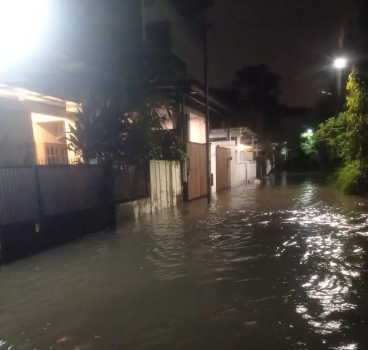Hujan Sejak Malam Picu Banjir di Tangsel, Ratusan Kepala Keluarga Terdampak
