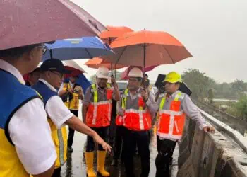 Pengelola jalan tol Tangerang-Merak PT Astra Tol, melakukan tinjauan lokasi. (ISTIMEWA)