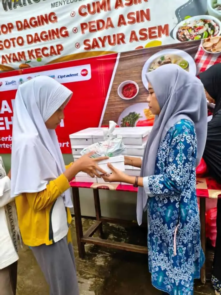 Libatkan 102 UMKM Warteg, Alfamart Bagikan 60.000 Paket Berbuka Puasa