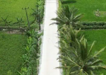 SELESAI DIBANGUN : Salah satu ruas jalan di Kabupaten Pandeglang selesai dibangun Pemprov Banten melalui program Bang Andra. (ISTIMEWA)