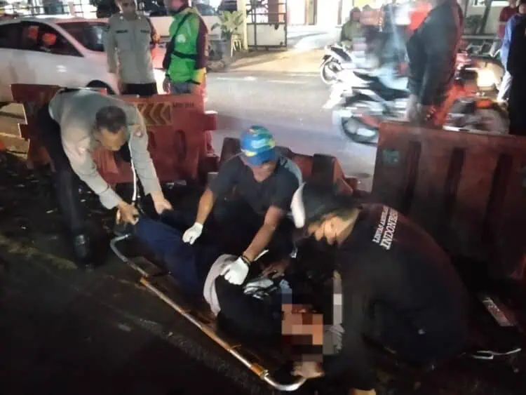 LAKA LANTAS - Kecelakan yang menewaskan seorang pengendara, terjadi di Jalan Ir Juanda, Kelurahan Cempaka Putih, Kecamatan Ciputat, Kota Tangerang Selatan (Tangsel), Jumat (27/2/2026). (ISTIMEWA)