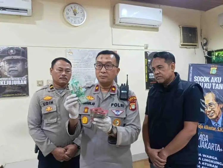 Beli Bakso Pakai Uang Palsu Pecahan Rp50 Ribu di Ciputat Timur, Seorang Pemuda Ditangkap