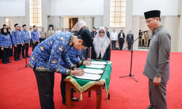 Sekda Banten Lantik 37 Pejabat Fungsional, Tekankan ASN Inovatif dan Adaptif