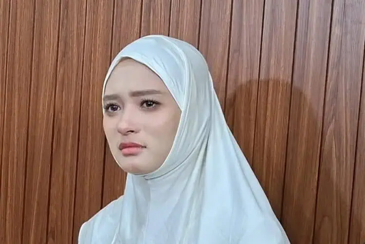 Inara Rusli Diceraikan Insanul Fahmi Melalui Pesan WhatsApp