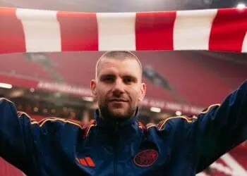 Maarten Paes Resmi Gabung Ajax Amsterdam