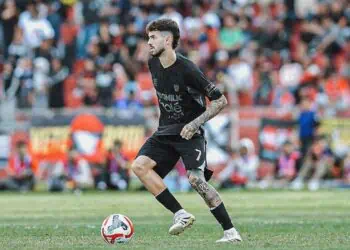 Penalti Injury Time, Persita Takluk di Kandang Semen Padang