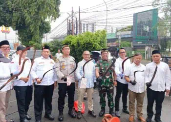 Hasil Razia di Ciputat Timur, Ratusan Senjata Tajam dan Minuman Keras Dimusnahkan