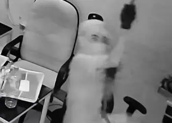 Masuk Lewat Plafon, Maling Bobol Toko Laptop di Ciputat