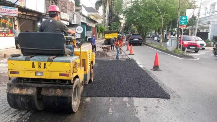 Jelang Lebaran, Dinas SDABMBK Tangsel Kebut Perbaikan Jalan dan Siapkan Pompa