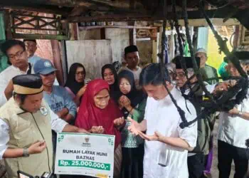 SAFARI RAMADAN - Bupati Pandeglang Raden Dewi Setiani, mendampingi Wagub Banten Achmad Dimyati Natakusumah, dalam kegiatan safari ramadan, Senin (2/3/2026) lalu. (ISTIMEWA)