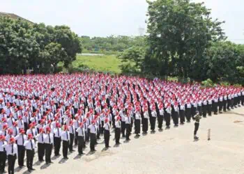 Sejumlah anggota paskibra, menjalani Pusdiklatsar belum lama ini yang digelar Kesbangpol Kabupaten Serang. (ISTIMEWA)
