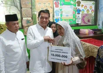 Baznas dan Bupati Tangerang Salurkan Zakat Profesi