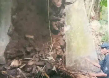 MEMPRIHATINKAN - Kondisi Jembatan Cimande, di Kampung Pamatang RT/RW 19/04, Desa Mekarwangi, Kecamatan Saketi, Kabupaten Pandeglang, mengkhawatirkan, Kamis (5/3/2026). (ISTIMEWA)