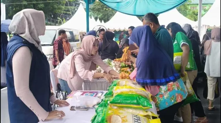 Warga Ciputat Antusias Bazar Murah, Harap Digelar Hingga Menjelang Lebaran