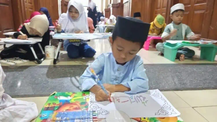 Ngabuburit, FKPQ Bekerjasama Dengan Porwan Pandeglang Gelar Lomba Mewarnai