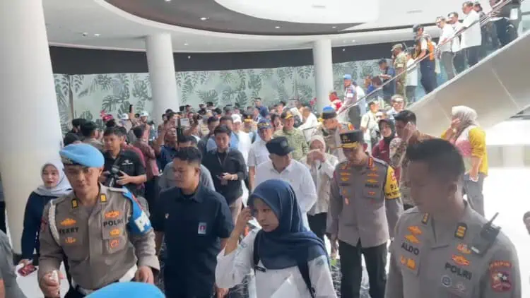 Cek Kesiapan Arus Mudik, Kapolri Bersama Sejumlah Menteri Tinjau Pelabuhan Merak