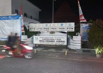KANTOR DESA CIKANDE PERMAI : Kantor Desa Cikande Permai, Kecamatan Cikande, Kabupaten Serang tampak sepi. Pemerintahan desa setempat mendapat potongan DD untuk pembiayaan KDMP. (ISTIMEWA)