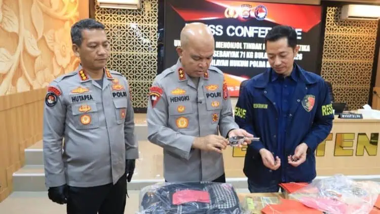Dua Pelaku Yang Membawa Senpi Ilegal Diamankan ke Mapolda Banten