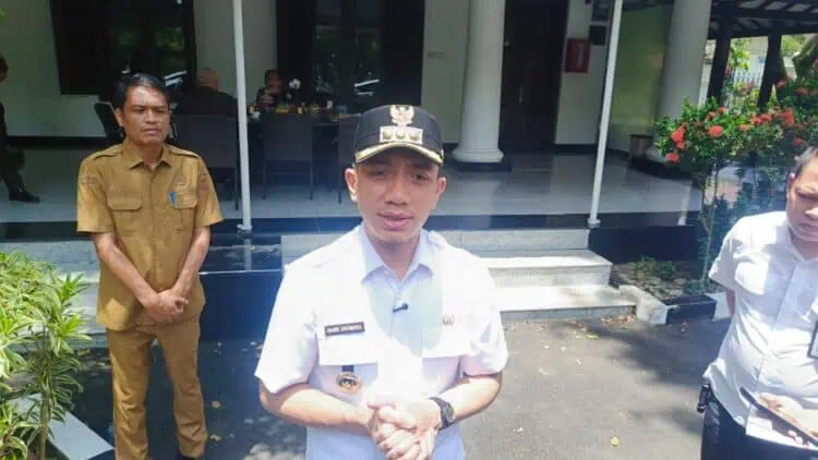 Datangi Gubernur Banten, Bupati Hasbi Irit Bicara