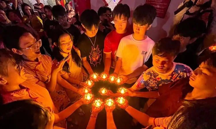 Perayaan Cap Go Meh di Klenteng Boen San Bio Tangerang Berlangsung Meriah