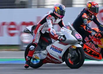 Crash di Amerika, Veda Dapat Pelajaran