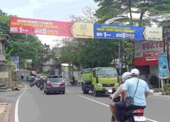 Spanduk Melintang di Kecamatan Ciputat akan Ditertibkan