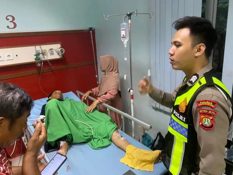Sepeda Motor "Adu Banteng" di Alam Sutera, Satu Pengendara Tak Sadarkan Diri