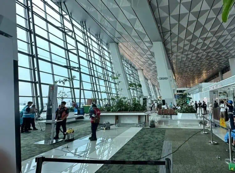 Cuaca Buruk Picu Go Around dan Pengalihan Penerbangan di Bandara Soekarno-Hatta