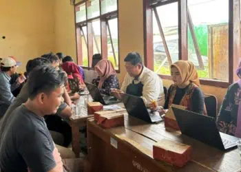 DPMPTSP Kabupaten Tangerang Jemput Bola Pembuatan NIB Gratis di Pasar Kronjo