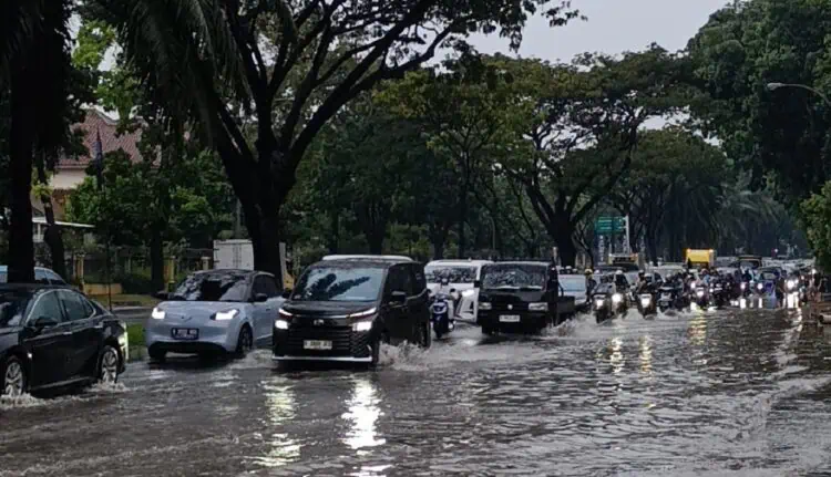 Hujan Singkat Picu Genangan di Tangsel