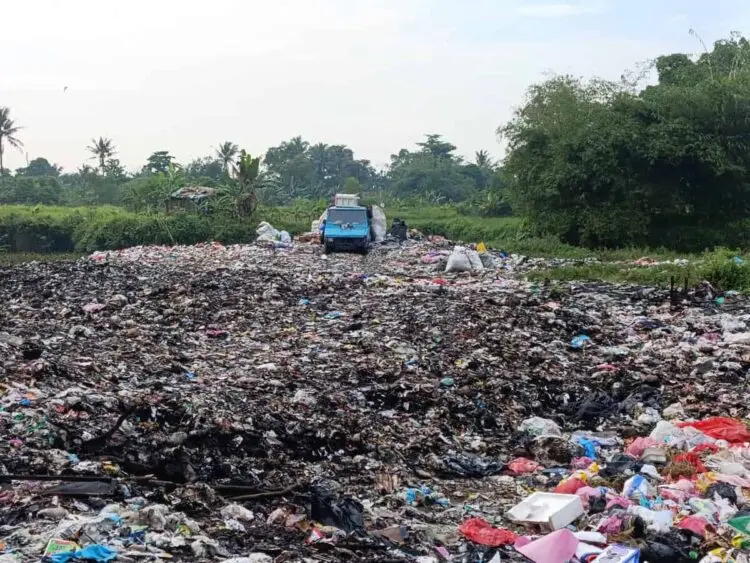 TPS Liar Menggunung, Warga Solear Resah Penyakit