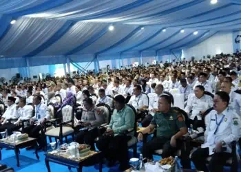 MENGHADIRI ACARA : Ratusan tamu undangan, menghadiri acara Posbankum, sebelum meninggalkan acara, Rabu (8/4/2026). (ADIB FAHRI/SATELITNEWS.COM)